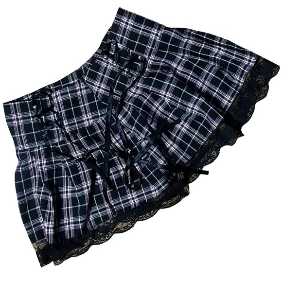 SHEIN Tartan Lace-Up Pleated Skirt Pink & Black Size Medium - Picture 3 of 5